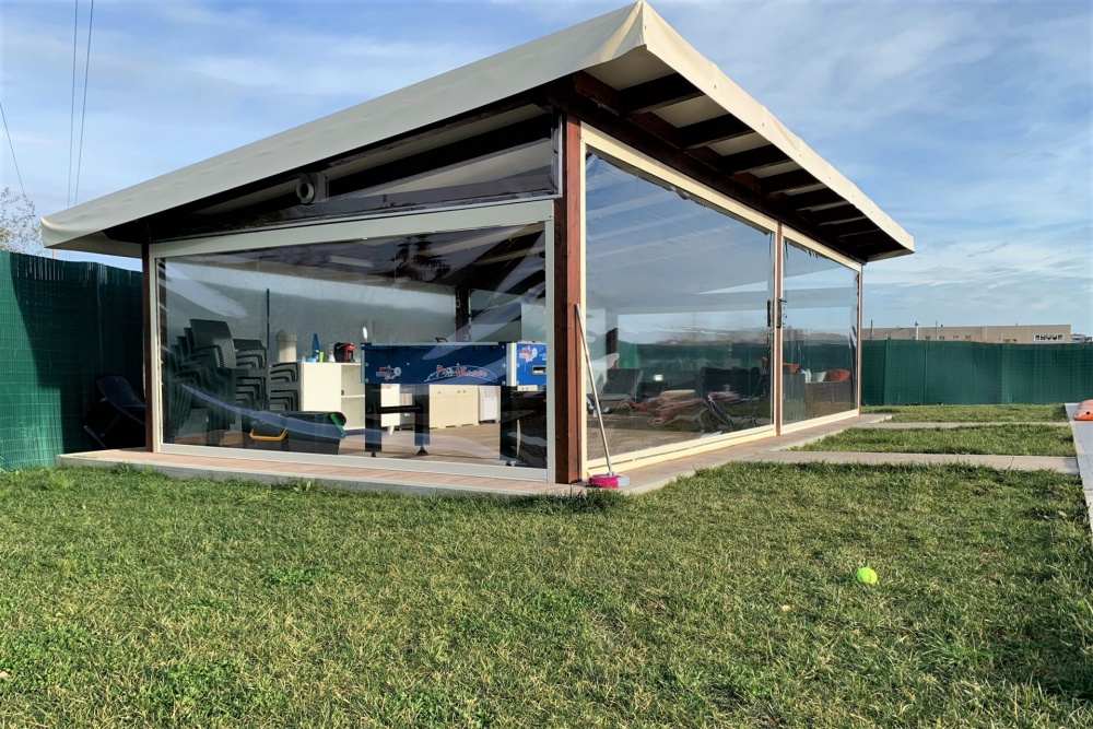 Chiusure laterali in PVC per gazebo e strutture su misura