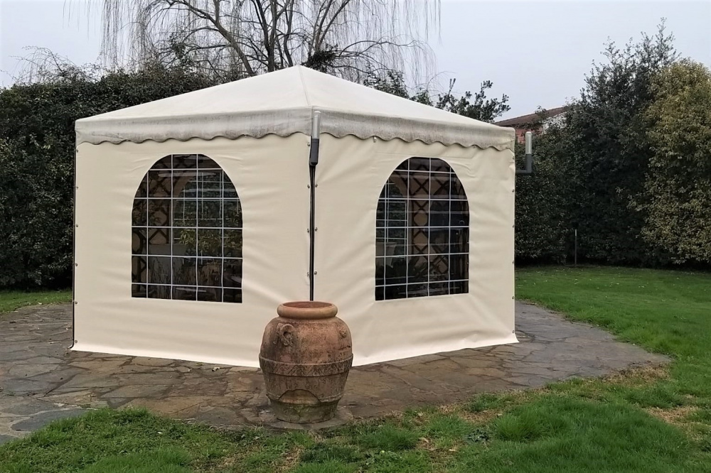 gazebo con finestrature pvc