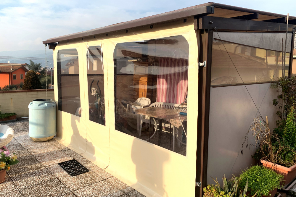 tenda a caduta verticale in pvc