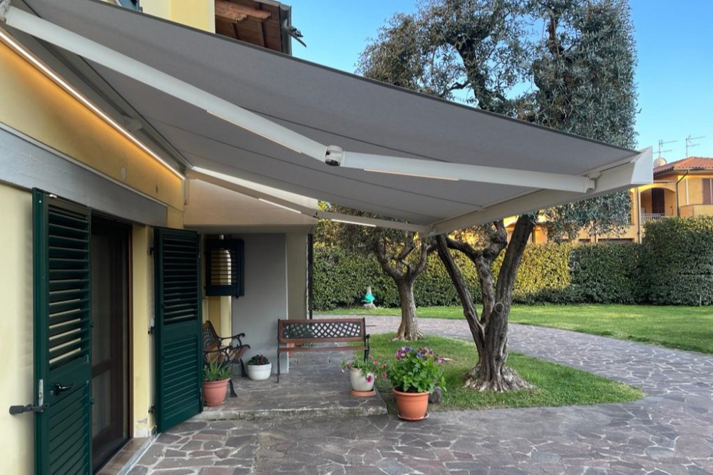 tenda da sole con luci a led